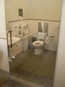 小金井公園 ユーカリ広場多目的トイレ