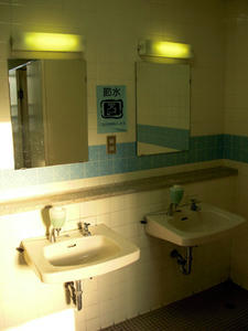 三鷹図書館 1階トイレ