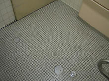 三鷹図書館 1階多目的トイレ