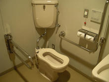 浴恩館多目的トイレ