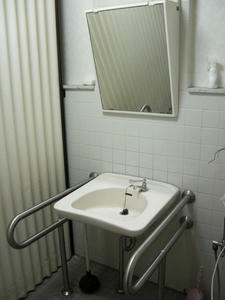 ノジマ東所沢店多目的トイレ