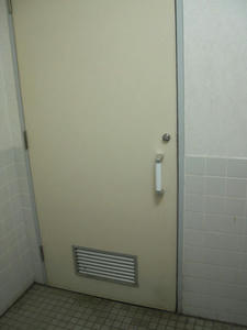 ノジマ東所沢店多目的トイレ