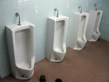 湯島天神境内公衆トイレ