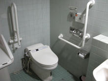 ニトリ府中店 1階多目的トイレ