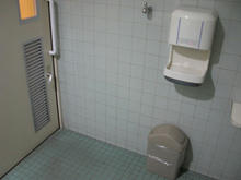 ニトリ府中店 1階多目的トイレ