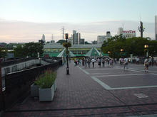 多摩パルテノン通り