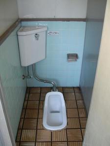 本郷給水所公苑トイレ