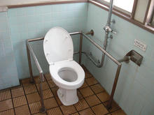 本郷給水所公苑多目的トイレ