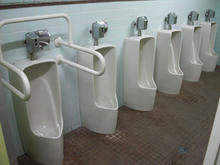 靖国神社 外苑駐車場トイレ