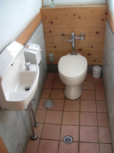 市民の森公園トイレ