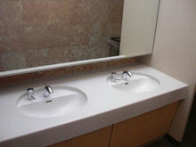 遊就館 玄関ホールトイレ