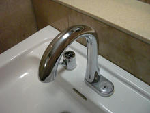 遊就館 玄関ホール多目的トイレ