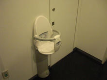 ソフマップ秋葉原本館　2階多目的トイレ