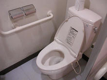 でんきち小平店 1階トイレ