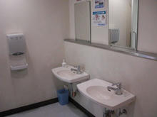 でんきち小平店 1階トイレ