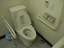でんきち小平店 1階多目的トイレ