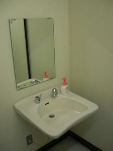 でんきち小平店 1階多目的トイレ