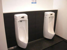 ソフマップ秋葉原本館 4階男性用トイレ
