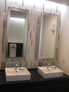 ソフマップ秋葉原本館 4階男性用トイレ