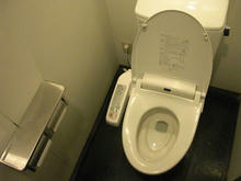 ソフマップ秋葉原本館　4階男性用トイレ