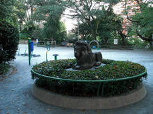 東郷公園 東郷元帥邸玄関にあったライオン像