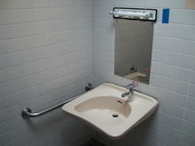 四谷見附公衆多目的トイレ