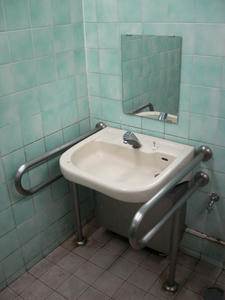 錦華公園多目的トイレ