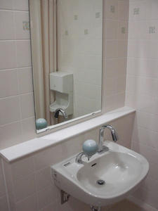 いなげや小金井本町店多目的トイレ