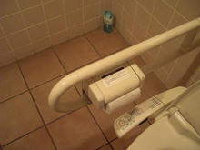 大丸ピーコック国立弁天通り店　1階多目的トイレ