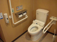 ノジマ小平店　1階多目的トイレ
