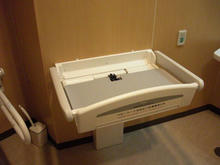 ノジマ小平店 1階多目的トイレ