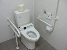コジマNEW小平店多目的トイレ