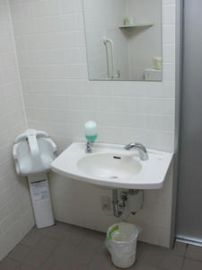 コジマNEW小平店多目的トイレ