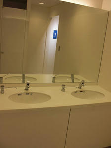 JR武蔵小金井南口ビルトイレ