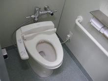 サミットストア向台町店　1階トイレ