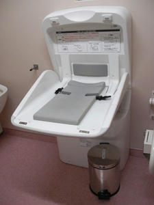 サミットストア向台町店　1階多目的トイレ