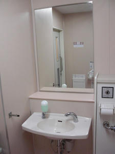 サミットストア向台町店　1階多目的トイレ