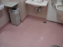 サミットストア向台町店　1階多目的トイレ