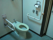 東口中央公園多目的トイレ