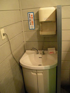 パワーラークス東久留米店　外トイレ