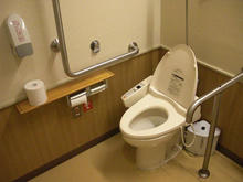 マルエツ戸倉店多目的トイレ