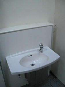 南沢水辺公園多目的トイレ