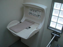 南沢水辺公園多目的トイレ