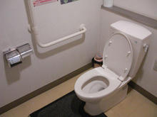 ハックドラッグ小平小川東店トイレ