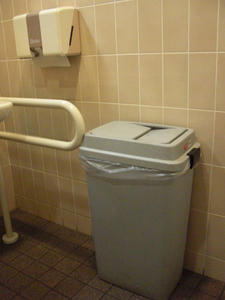 エコス小平店多目的トイレ