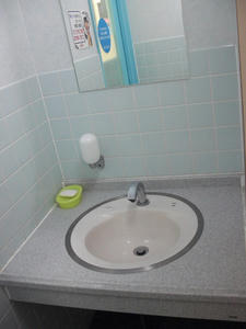 ダイソー国分寺北町店 1階トイレ