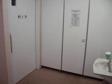 ウエルシア東久留米本町店 外トイレ