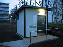 カマキリ公園トイレ