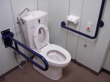 カマキリ公園トイレ