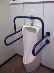 カマキリ公園トイレ